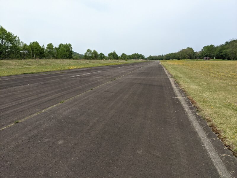 航空公園滑走路の画像